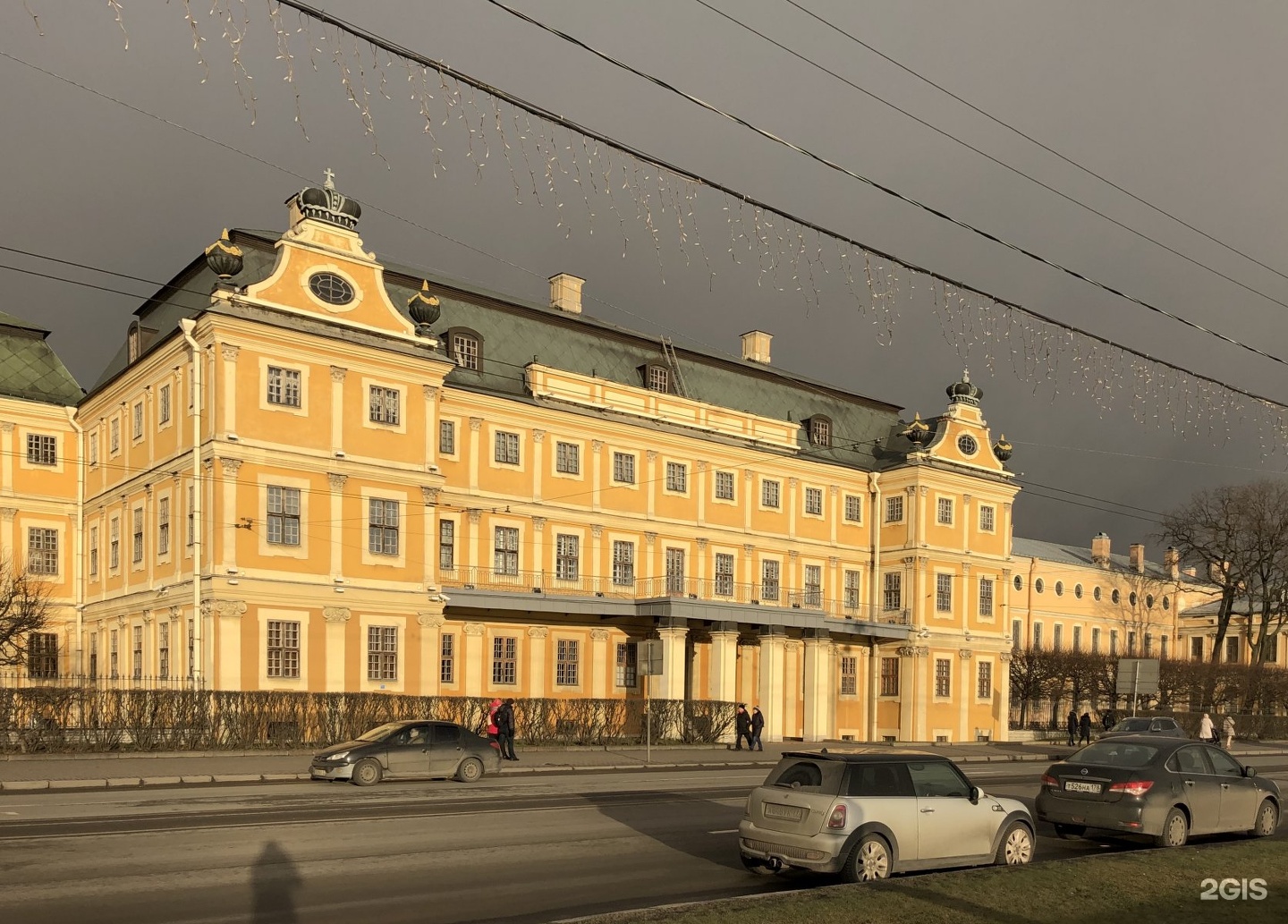 Дворец Меньшикова на Университетской набережной