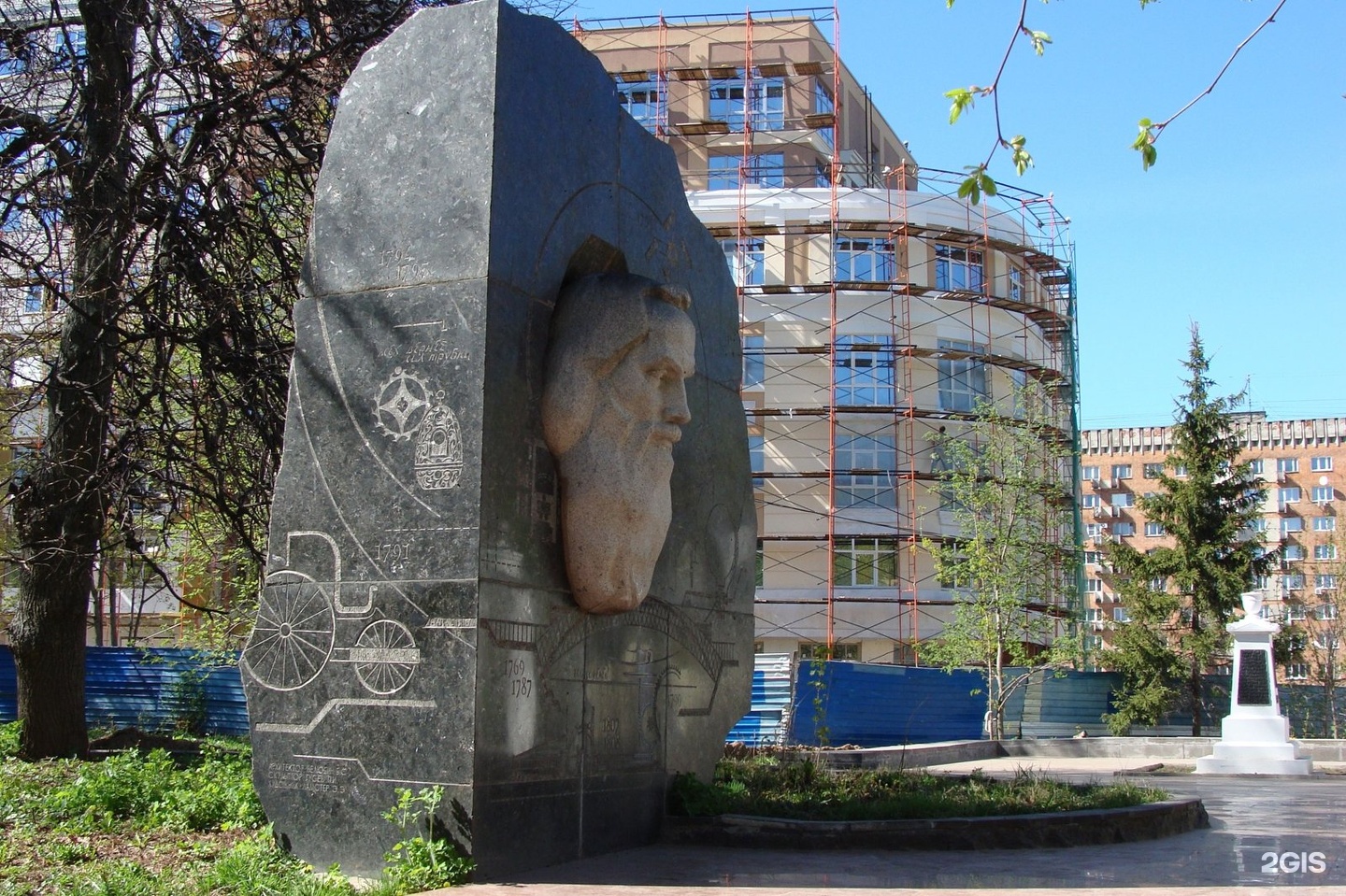 Парк Кулибина Нижний Новгород памятник Кулибину