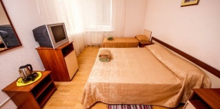 Геленджик: Коттедж Солнечный