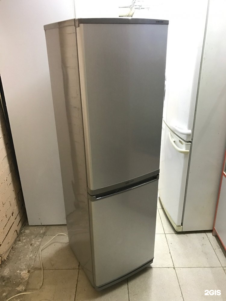 Узкий холодильник 50 купить. Узкий холодильник 45 см Samsung. Холодильник самсунг узкий 45 см. Холодильник самсунг 45 см ширина двухкамерный. Узкий холодильник 40 см двухкамерный Samsung.