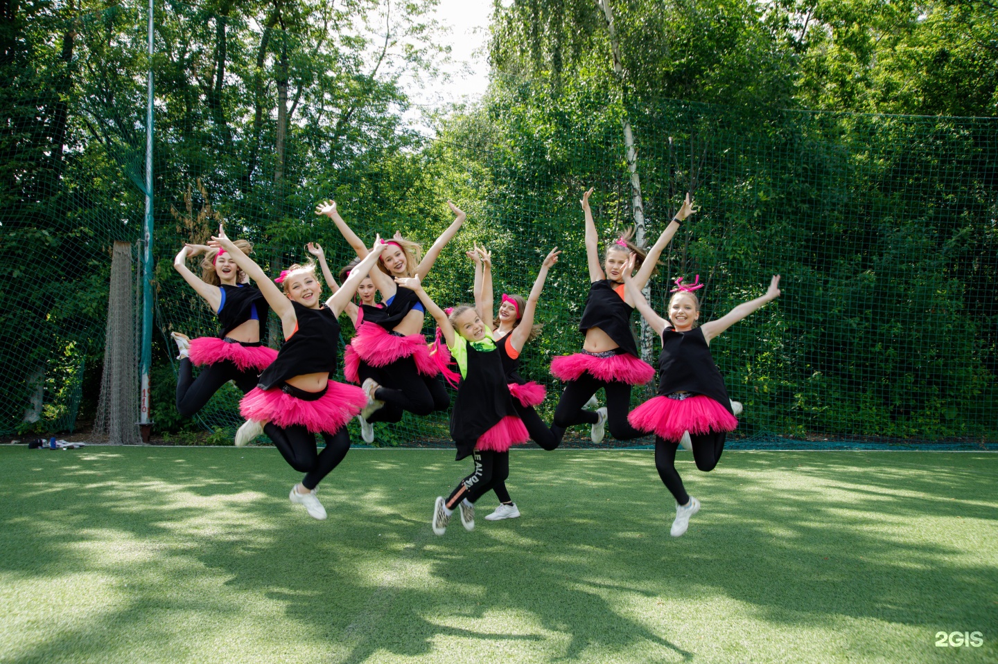 Wings dance. Танцевальное лето. Школьные танцы. Танцы Москва 14 лет. Танцевальная студия smuzi Dance.