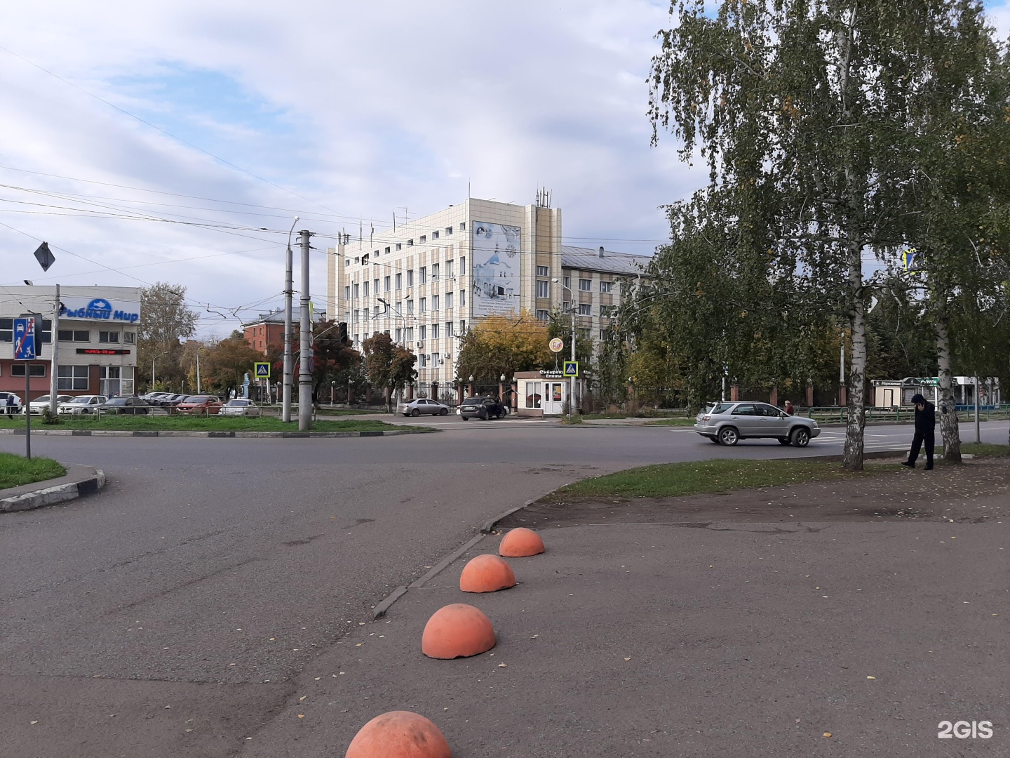 Бульвар имени барбараша. ГКБ 2 Новокузнецк. КККД Барбараша Новокузнецк. Новокузнецк 2012.