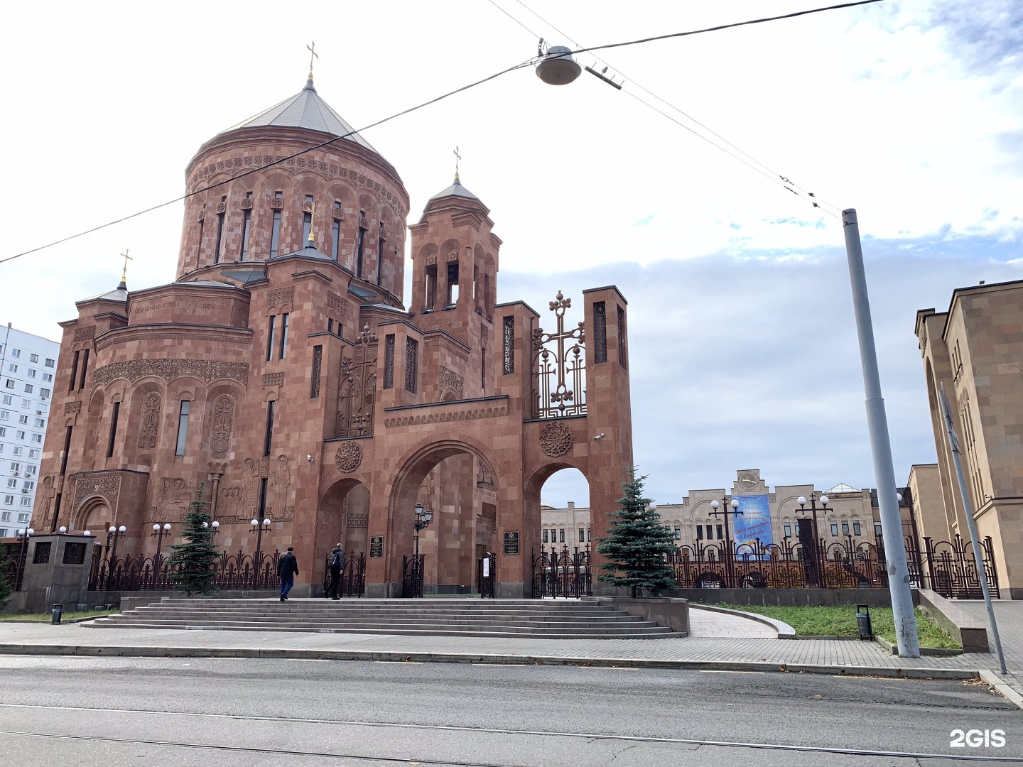 армянский церковь в москве на олимпийском