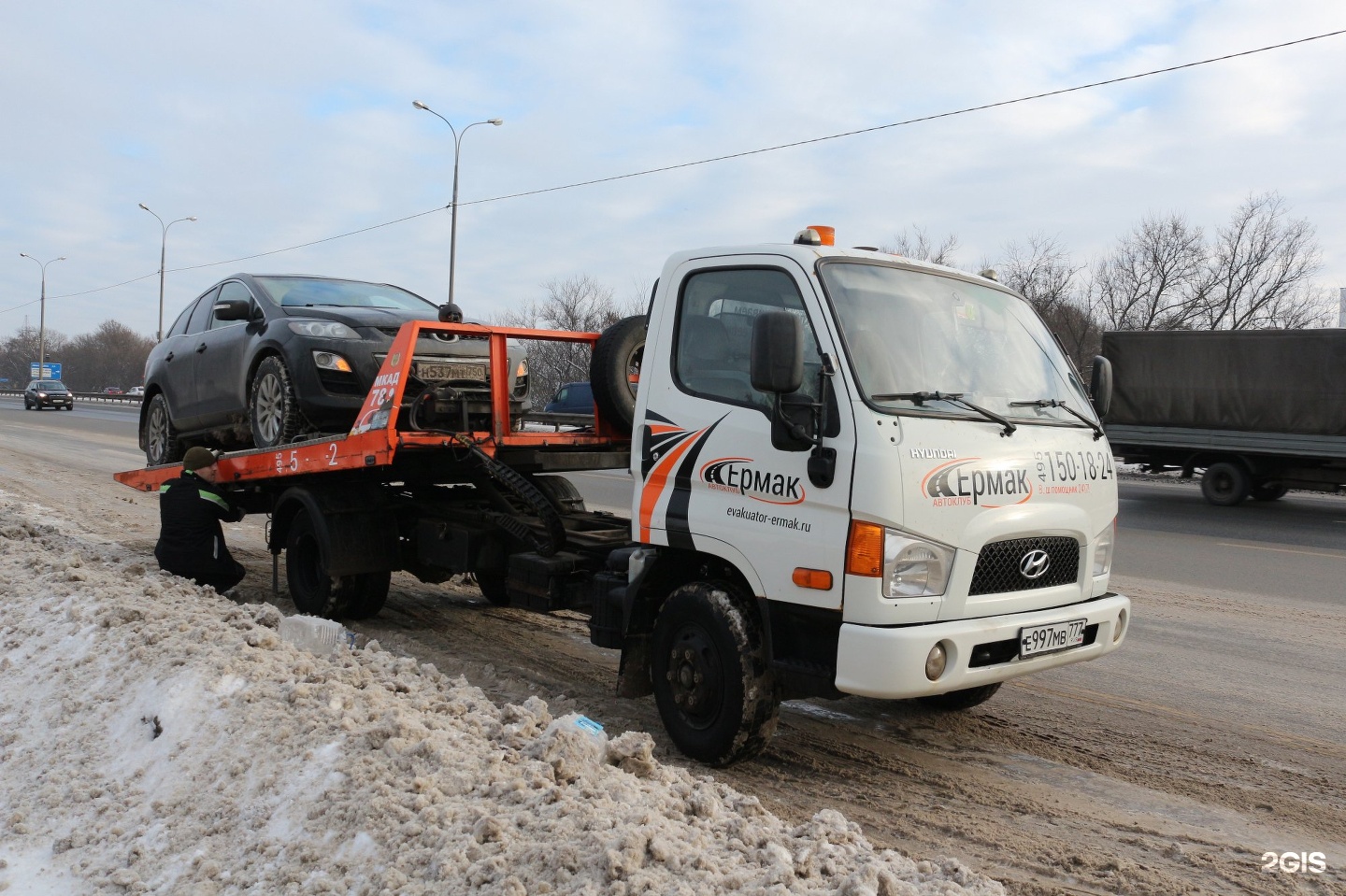 Эвакуатор москва дешево товкар. Эвакуатор автовоз Hyundai hd78. Эвакуатор МСК.