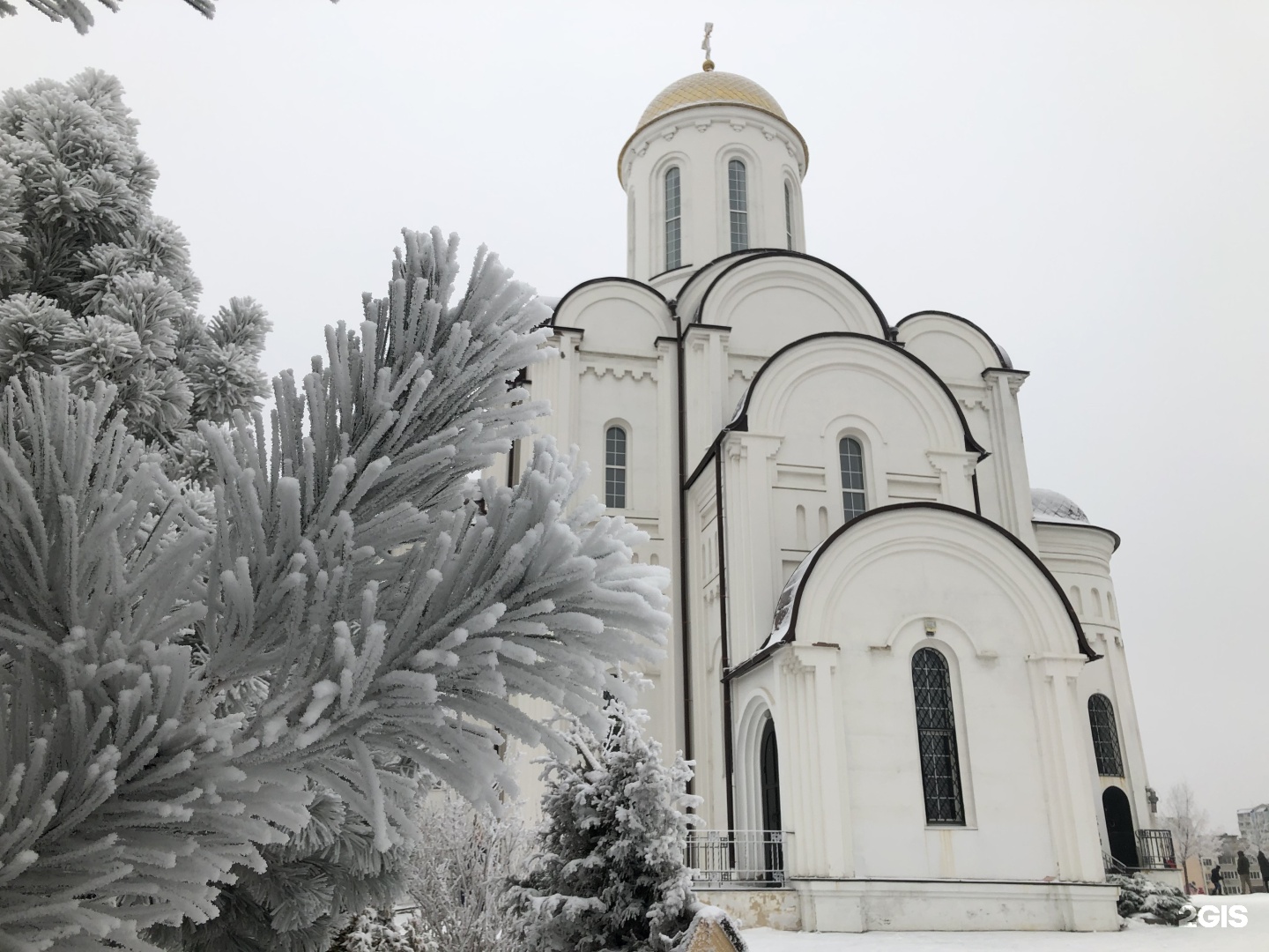 Храм на днепропетровской улице. Храм Георгия Победоносца в Саратове. Храм Святого Георгия Победоносца (Алчевск). Храм Святого Георгия Победоносца (Самарканд). Храм Святого великомученика Георгия Победоносца (Кокшетау).