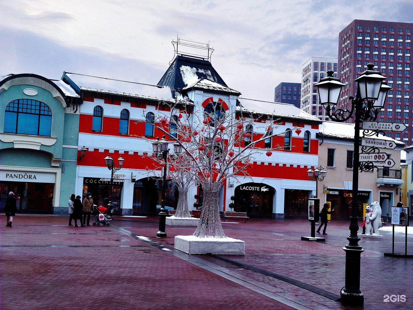 Белая дача торговый. Outlet Village белая дача, Котельники. Аутлет Вилладж белая дача. Outlet Village белая дача.