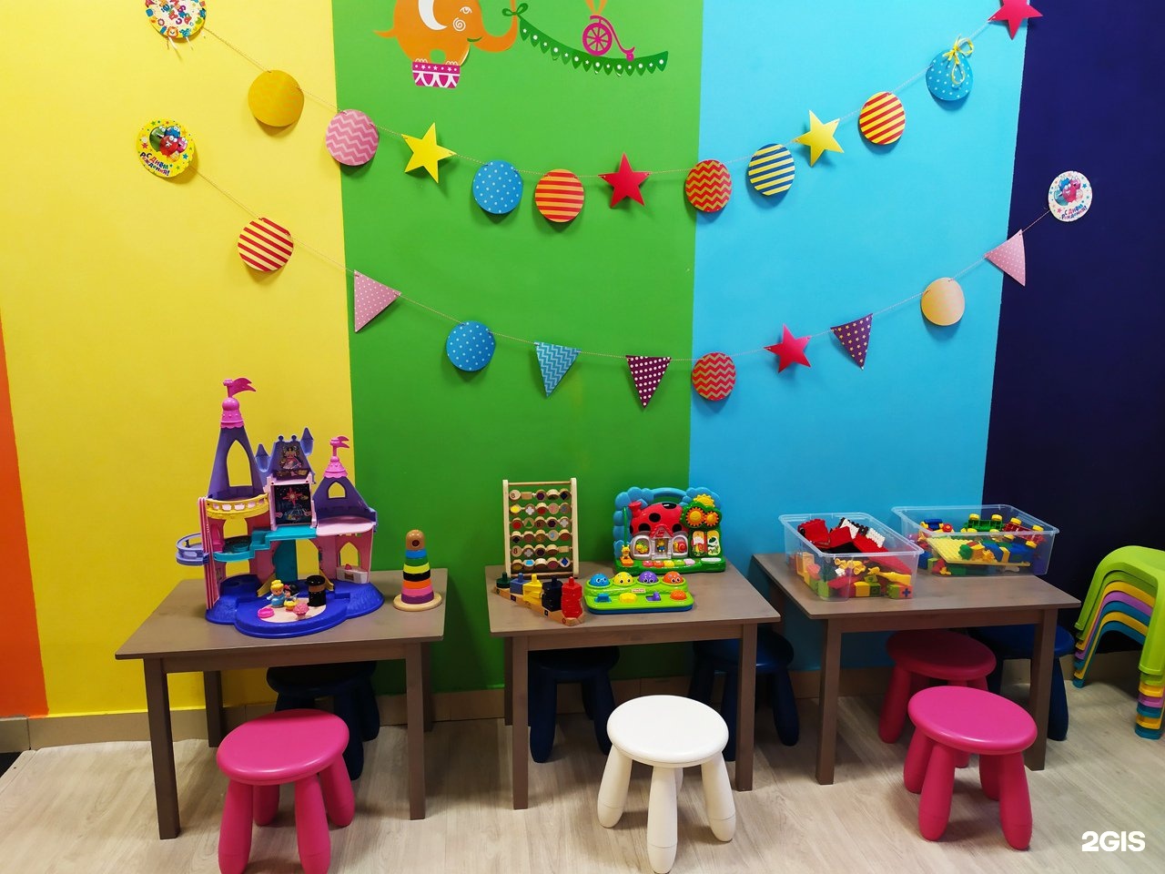 комната детского досуга. Kids club. бэби клуб. дизайн детского клуба. интерьер детского развивающего центра.
