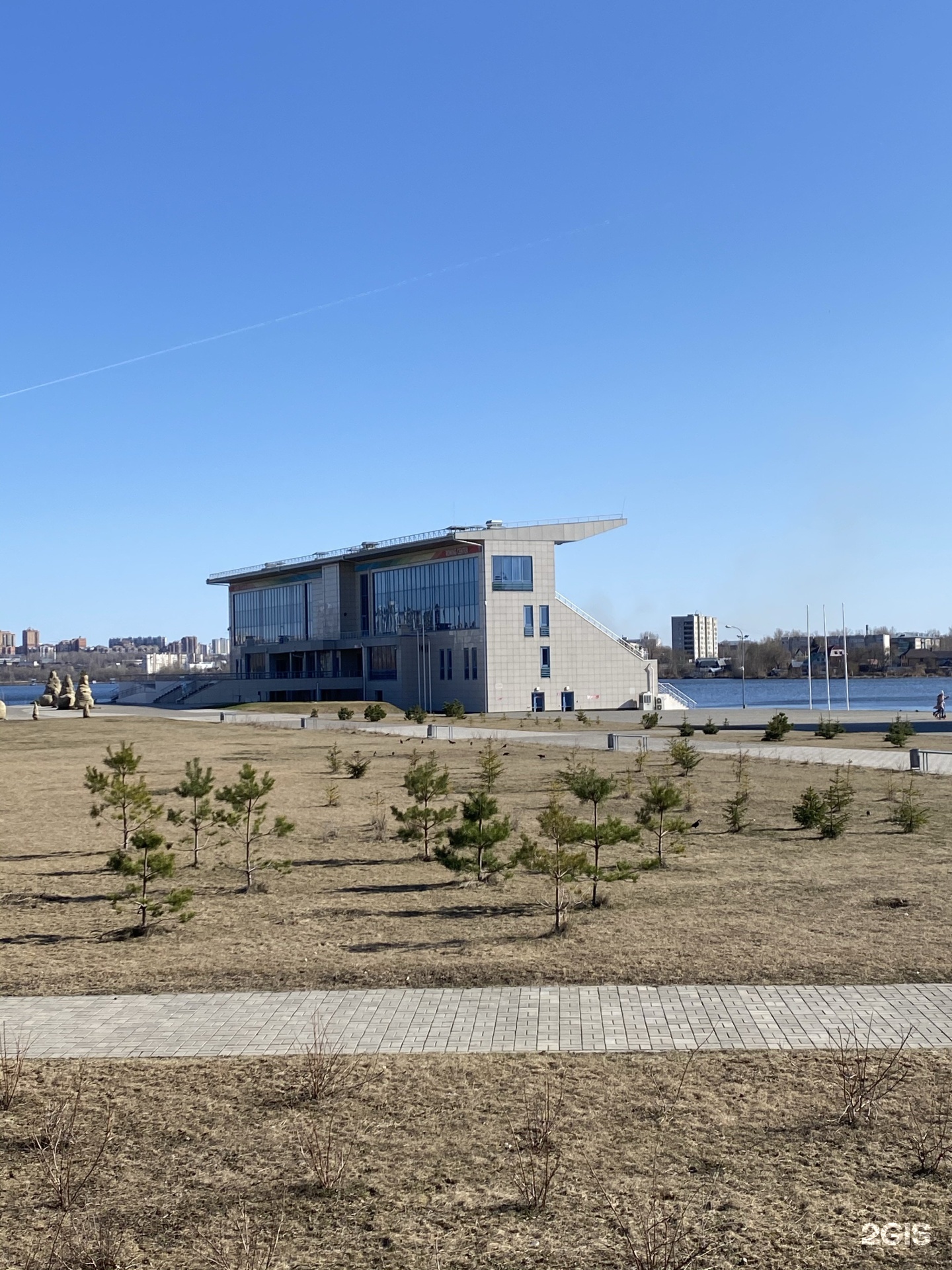 Гребной канал казань. Гребной канал казань бассейн. Центр гребных видов казань. Гребной канал казань. Дворец гребных видов спорта казань.