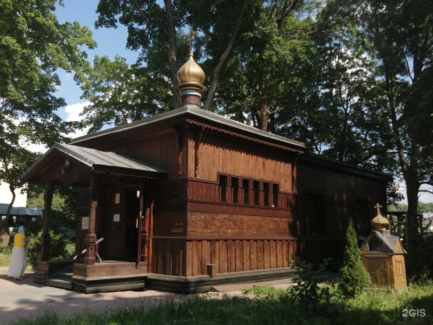 Часовни в королеве. О часовне Святой Тамары красное село. Храм Святой царицы Тамары. Храм царицы Тамары Тольятти. Часовня Тамары в Красном селе.