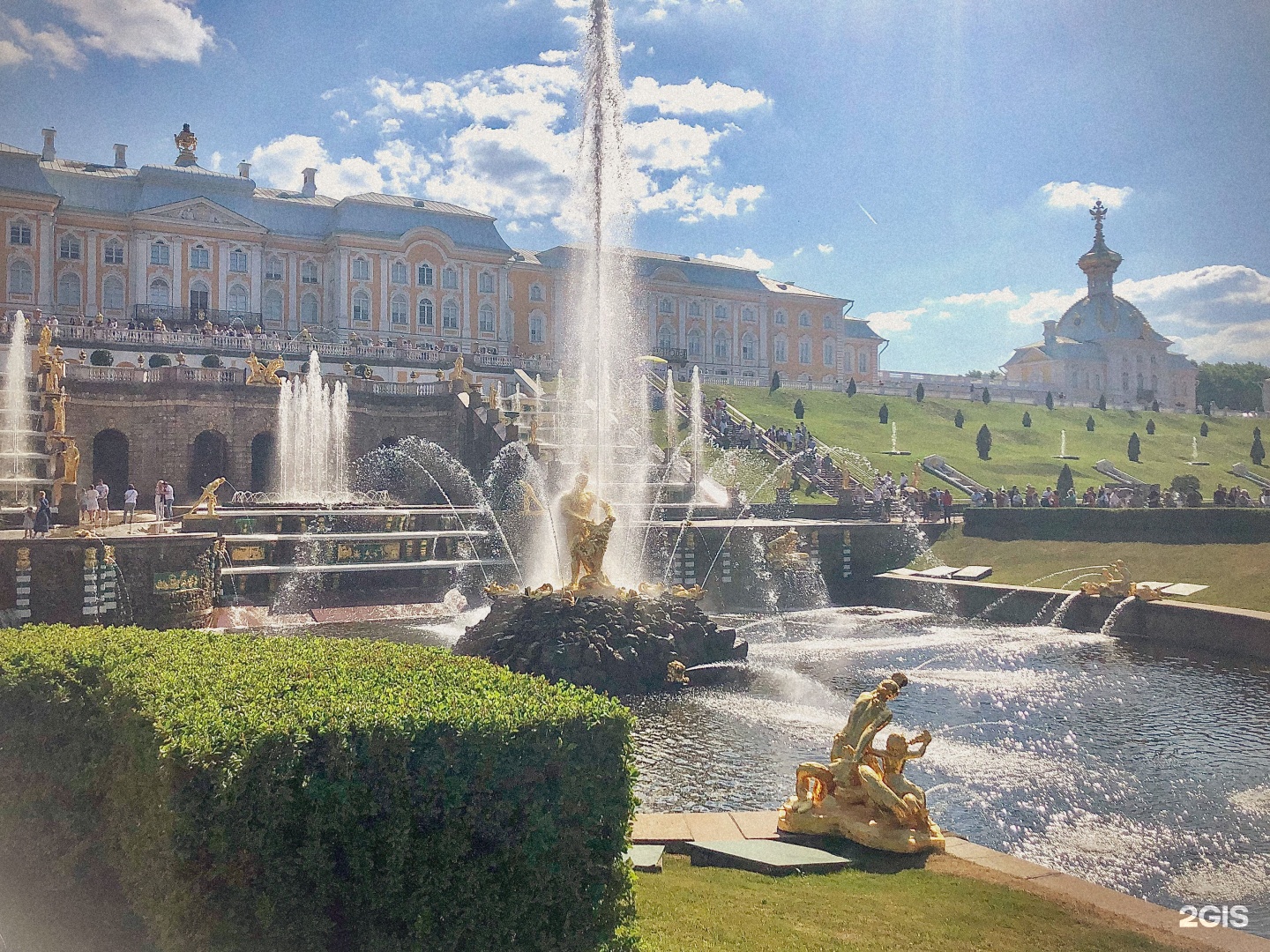 Заповедники петербурга. Разводная площадь Петергоф. Петергоф (музей-заповедник). Военный музей в Петергофе. Санкт-Петербург город, г. Петергоф, пл. торговая, д. 5.