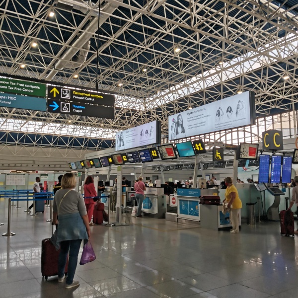 Аэропорт сочи адлер. Аэропорт сочи стойки регистрации. Схема аэропорта сочи адлер. Аэропорт сочи. Аэропорт адлер план схема аэропорта.