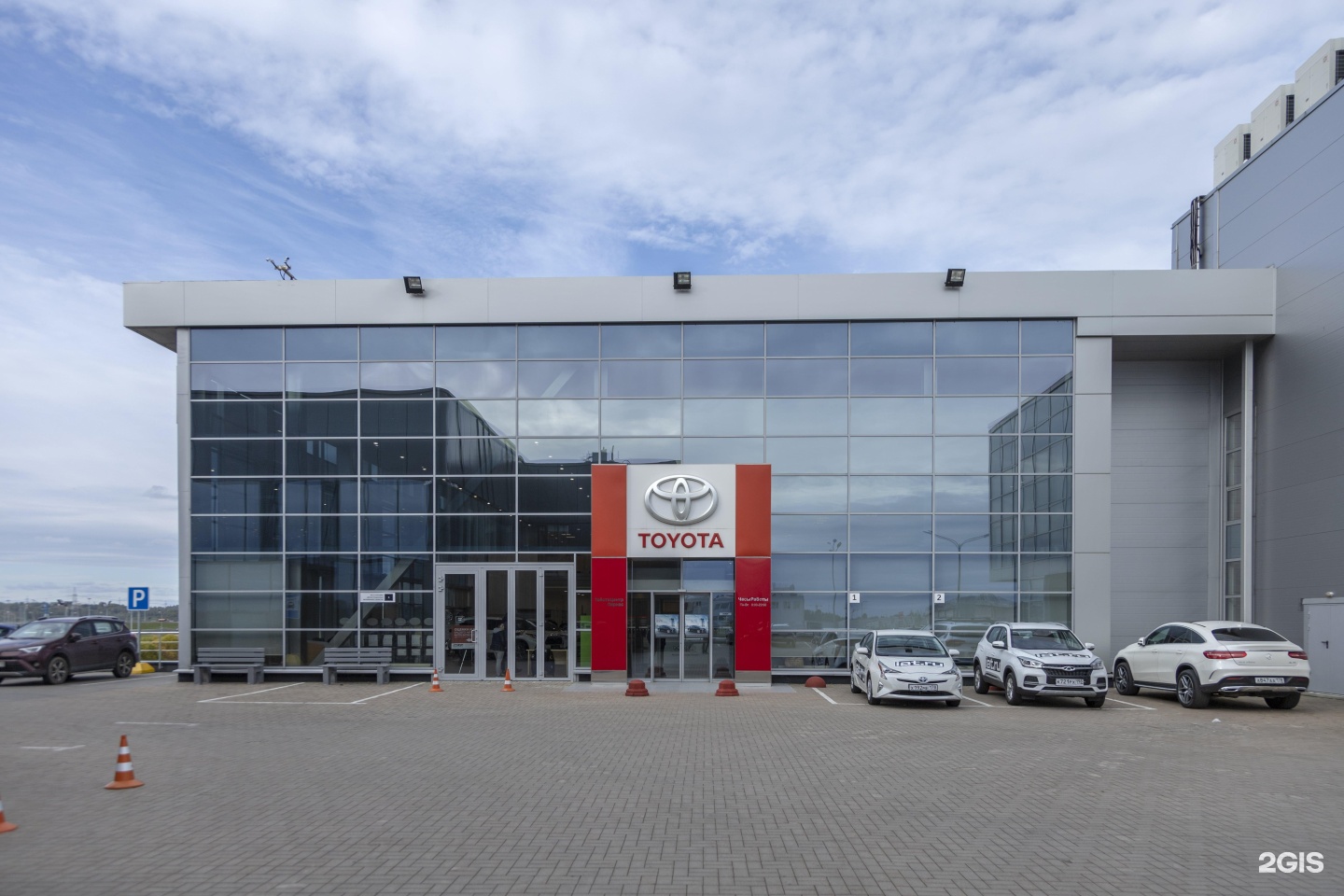 Toyota центр Парнас. Тойота центр Парнас в Санкт-Петербурге. Тойота центр первая Магистральная. Тойота центр стадион.