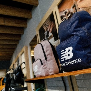 Фото от владельца New Balance, магазин обуви и аксессуаров