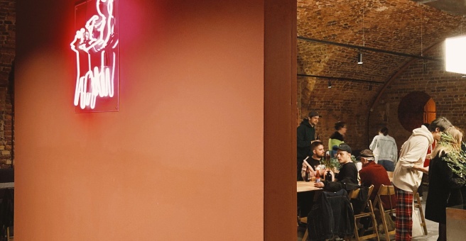 Санкт петербург кафе открыты. Набережная канала грибоедова 18-20. Ресторан с открытой кухней. Уличное кафе. Ночлежка нетолерантное кафе.