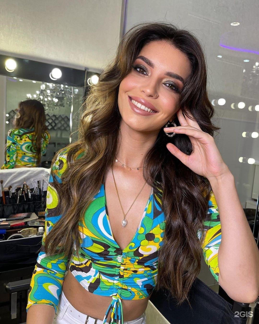 европейские женщины. селфи в салоне красоты. Selfie отзывы. селфи с ребенком. Selfie отзывы.