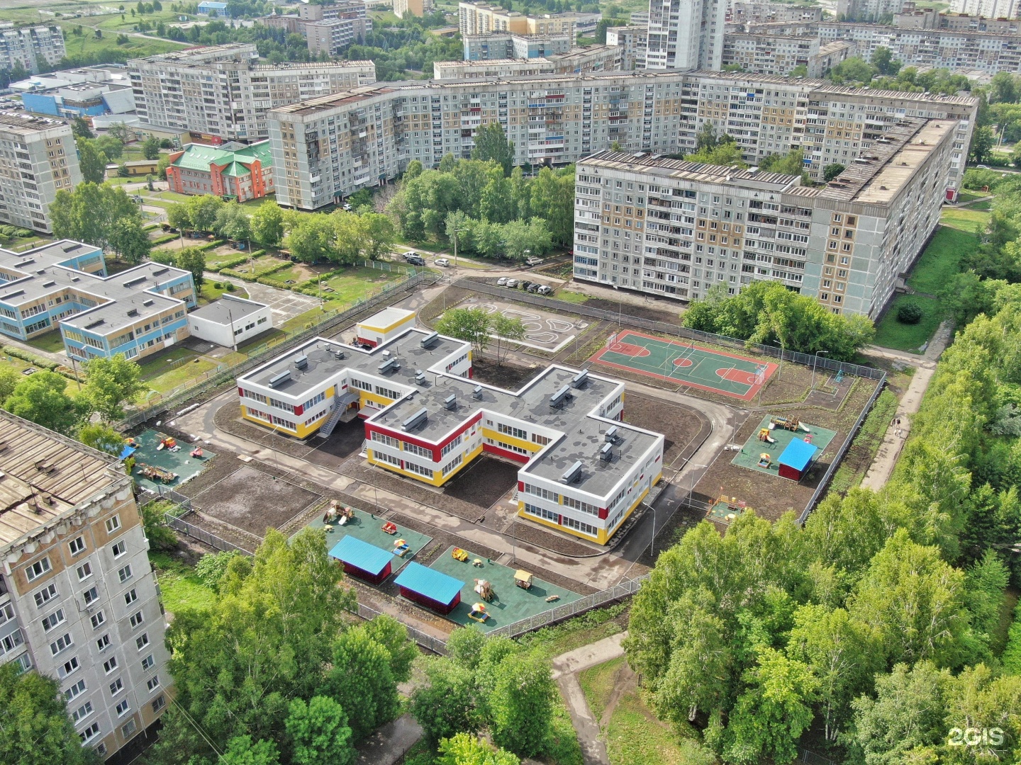 Новоильинский в городе новокузнецке. Школа 14 Новокузнецк. Новоильинский район Новокузнецк. Новокузнецк Новоильинский район школа детский сад 235. Новосёлов 4 Новокузнецк.