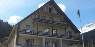 Домбай: Отель Адель