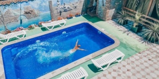 Лоо: Гостевой дом 4 сезона