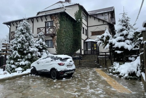 Красная Поляна: Отель Альпийский двор