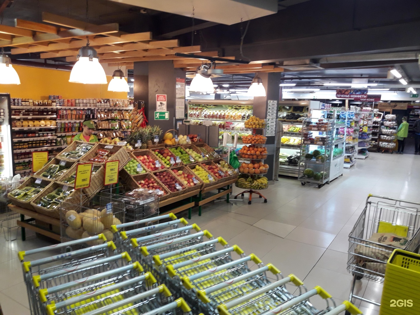 Михайловский супермаркет заря. Супермаркет михайловский владивосток. Супермаркет михайловский владивосток. Торговый центр михайловский владивосток. Супермаркет михайловский владивосток.