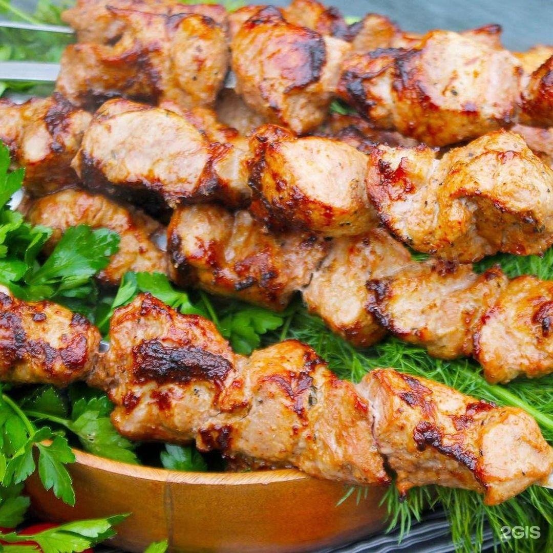 шашлык самовывоз. шашлык самовывоз. упаковка для доставки шашлыка. много шашлыка. шашлык самовывоз.