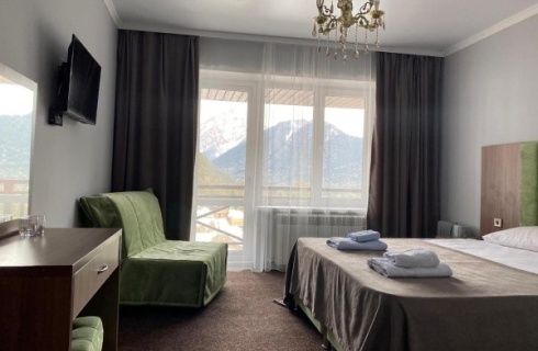 с. Архыз: Отель Шатун