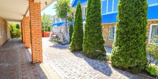 Кучугуры: Отель Lavrio