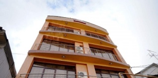 Адлер: Коттедж Элона