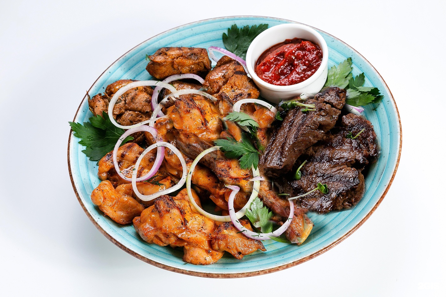 Шашлык из свинины лук и специи. Шашлык из свиной мякоти 1 кг фото. Шашлык из свинины лук и специи. Шашлык свинина. Шашлык.