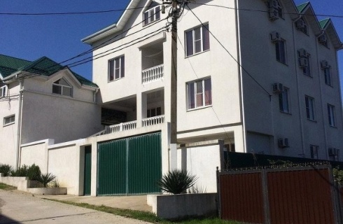 Вардане м-н: Коттедж Белые Росы