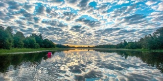 Новомихайловское: Глэмпинг А у реки