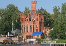 Гостевой дом Замок на озере Увильды в Челябинской области