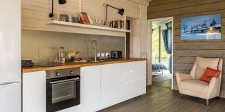 Ломы (сп Ишня): Отель Дом Ларди