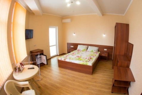 Лазаревское: Гостевой дом Роза Ветров