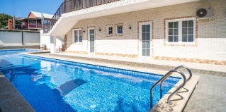 Кучугуры: Отель Азов Инн