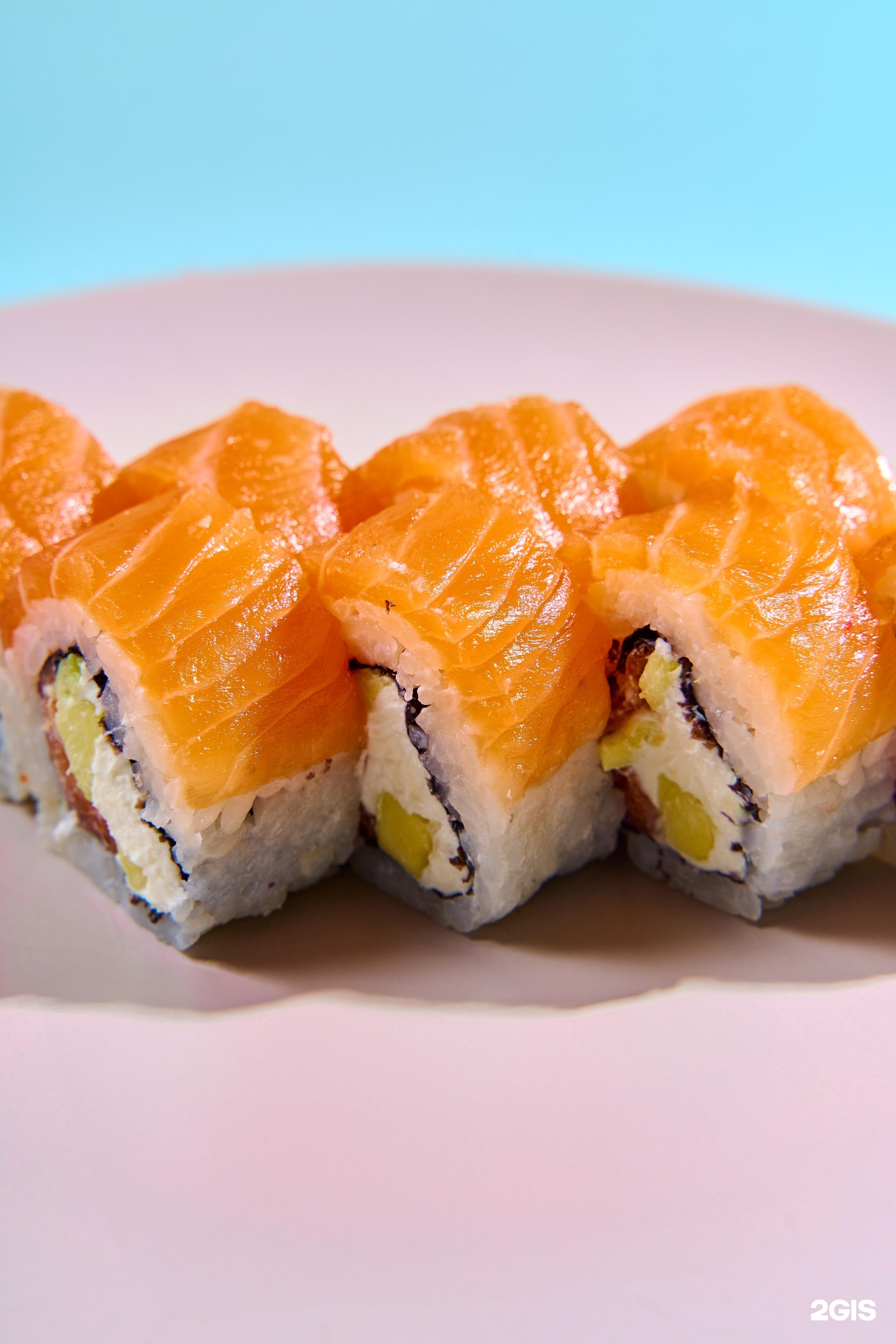 9 мая суши. Сет калифорния 40 шт. Роллы посёлок молодежный. Арсеньев sushi&wok. Набор роллов день победы.