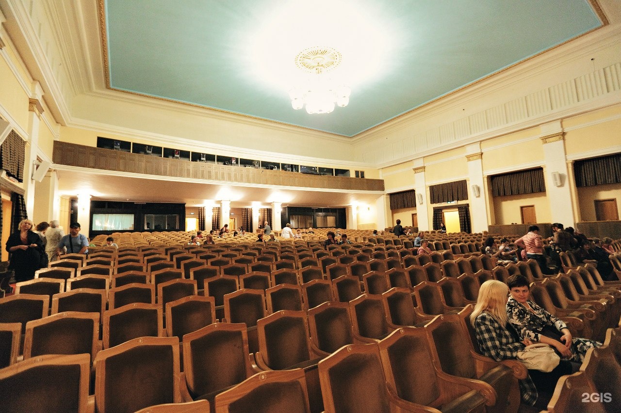 театр музкомедии большой зал