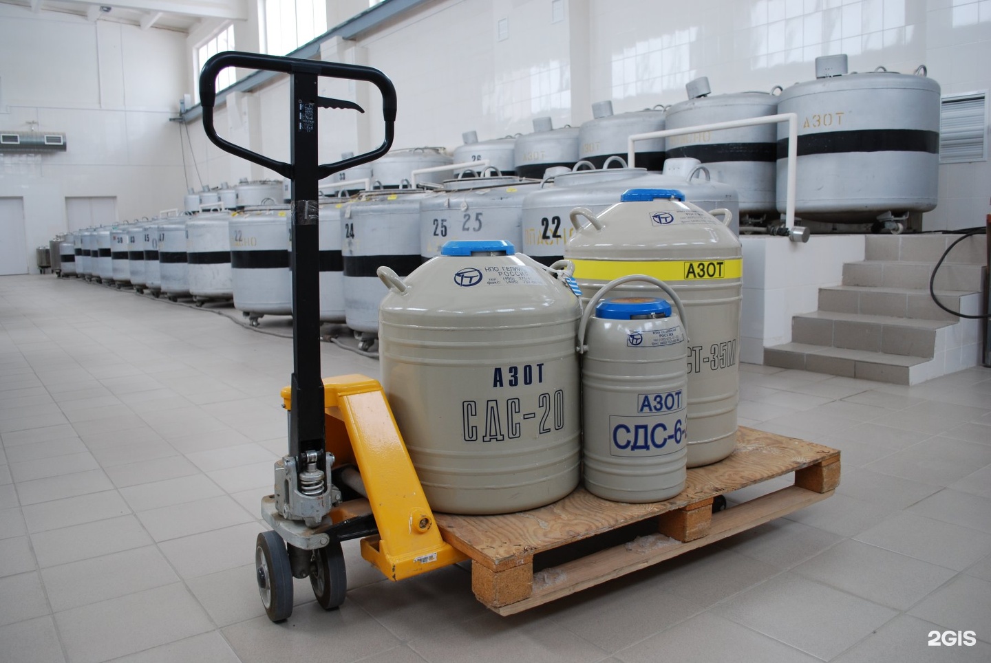 альфагаз новосибирск. криогенный двигатель. баллон аргон 40 литров. альфагаз новосибирск. баллон гелий 40л полный показатель редуктора конвин.