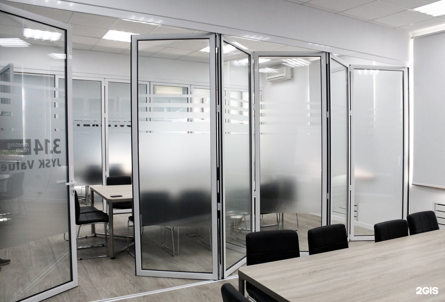 кп40. раздвижные алюминиевые перегородки. сдвижная перегородка межкомнатная профиль алюм. перегородки алютех 111. алюминиевые перегородки профиль дорс.