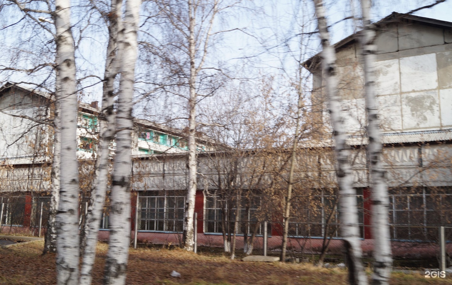 Фото поселка молодежного. Школа 33 молодежный Иркутск. Посёлок молодёжный Иркутск. Школа СОШ поселок молодежный Иркутск. Молодежный поселок Вельск.