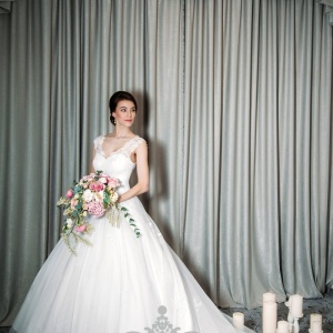 Фото от владельца СВАДЕБНЫЙ АНТУРАЖ, салон свадебных платьев и аксессуаров