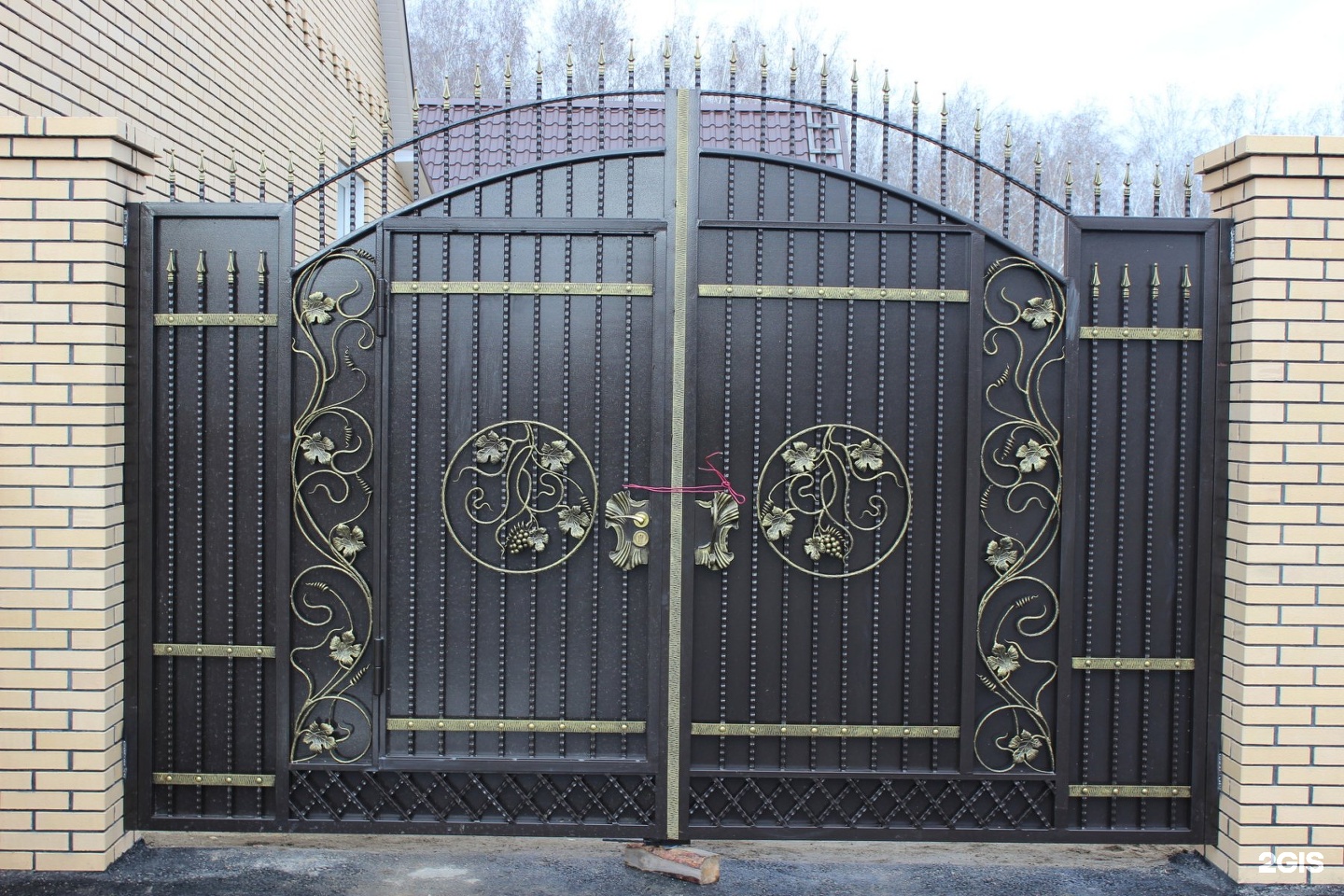 Ворота металлические кованые