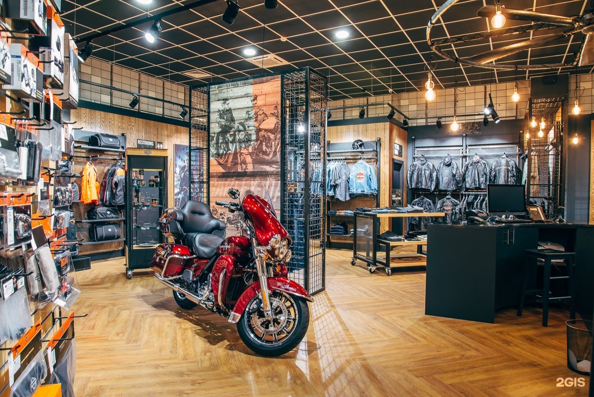 Мото магазины уфа. Салон Харлей Дэвидсон. Мотосалон Harley Davidson. Магазин Харлей Дэвидсон в Москве. Мотосалон Харлей Дэвидсон в Москве.