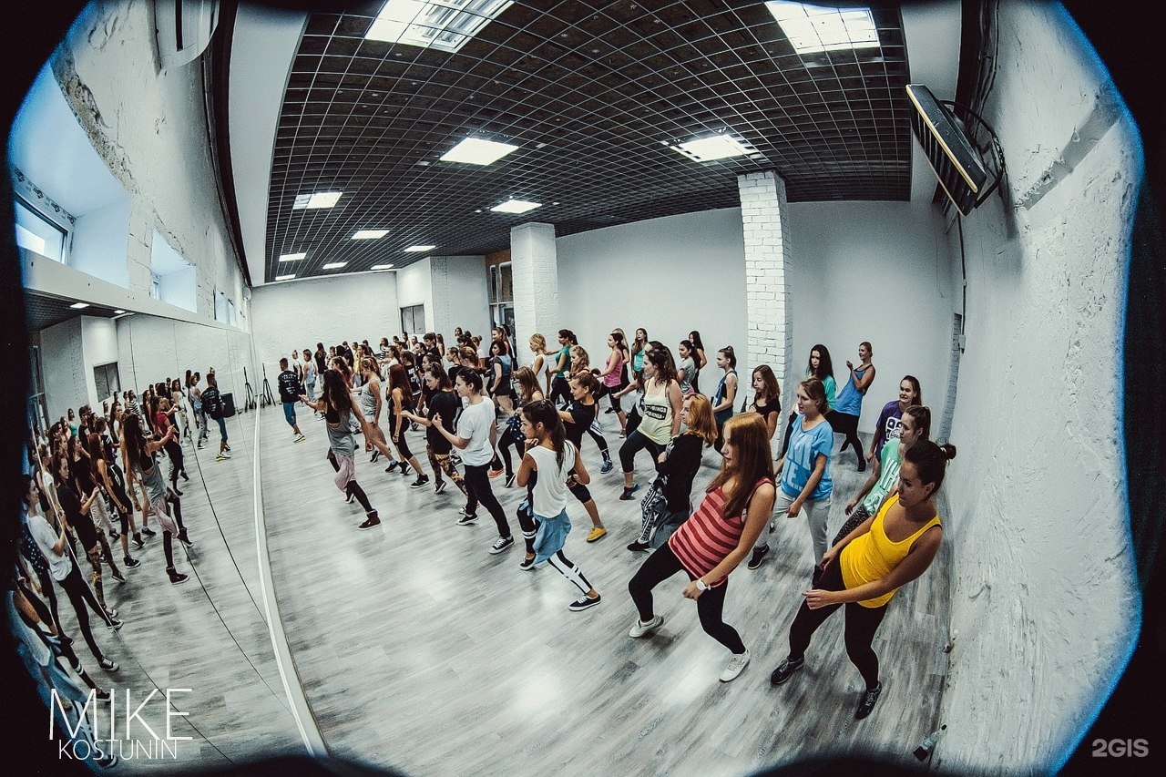 Dance studio нижний новгород. Дэнс кул Нижний Новгород. Дэнс кул Нижний Новгород лофт пространство. Полтавская 30 Нижний танцы.