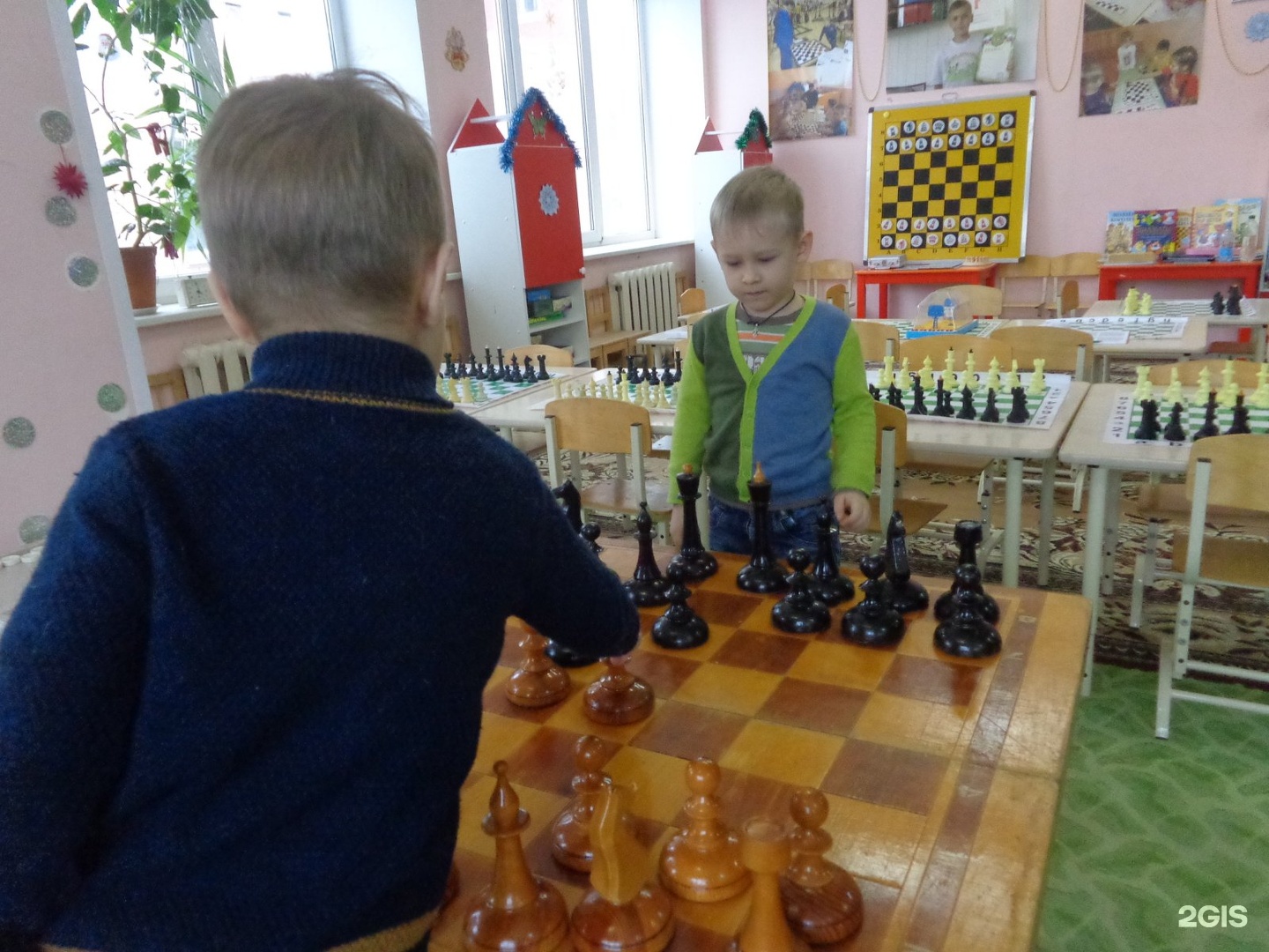 Поиграем в омск. Студия настольных игр. Настольные игры Омск. Шахматы в цдт2 на Рябиковой 55 Ульяновск. Лучшие игровые Омска.