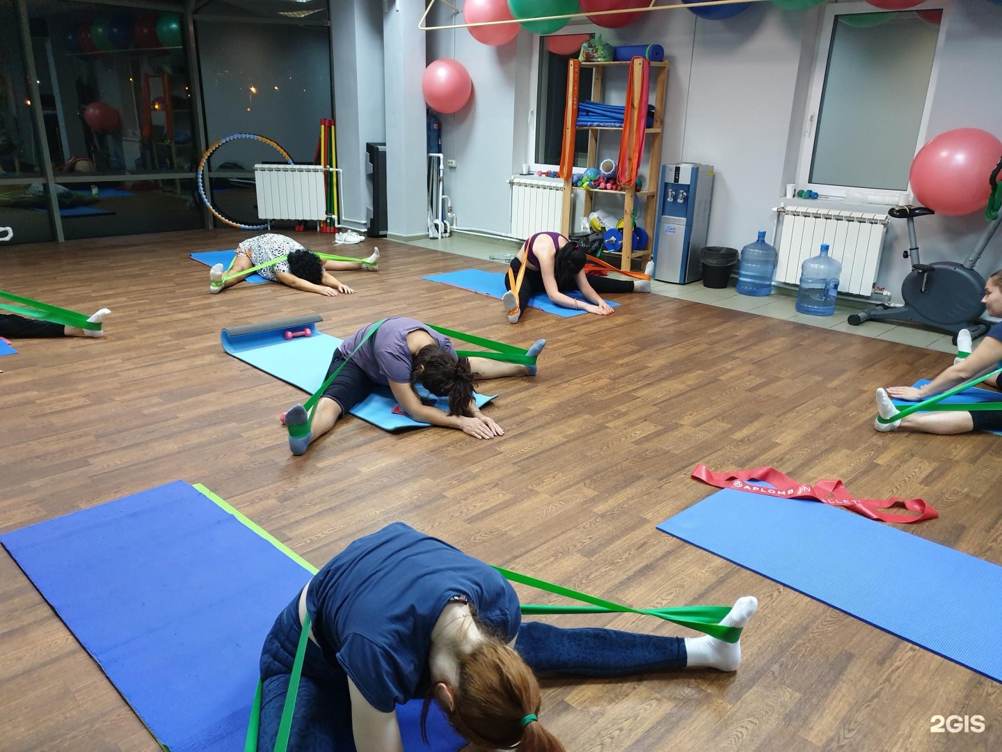 Студии фристайл. Фристайл танцы воронеж. Фитнес ижевск. Студии фристайл. Фристайл климовск танцы.