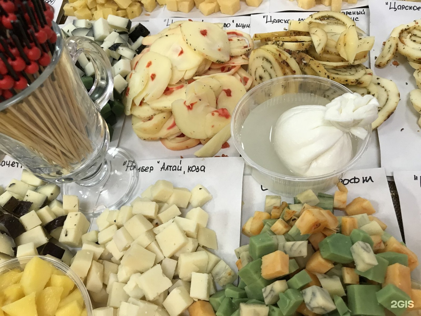 деликатес дичь колбаса олень сыровяленая. мясо белокуриха. сушеное мясо марала. сыровяленое мясо. шашлык.