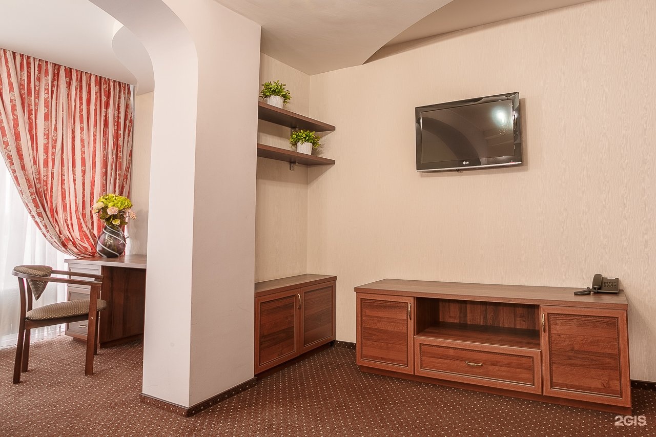 Российская 305 краснодар. Ресторан кристалл краснодар. Ресторан кристалл краснодар. Гостиница crystal краснодар. Кристалл краснодар.