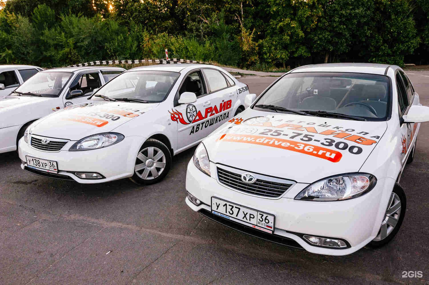 Автошкола драйв. Автошкола драйв Воронеж. Автошкола драйв 27. Автопарк автошколы драйв. Автокурсы Воронеж.