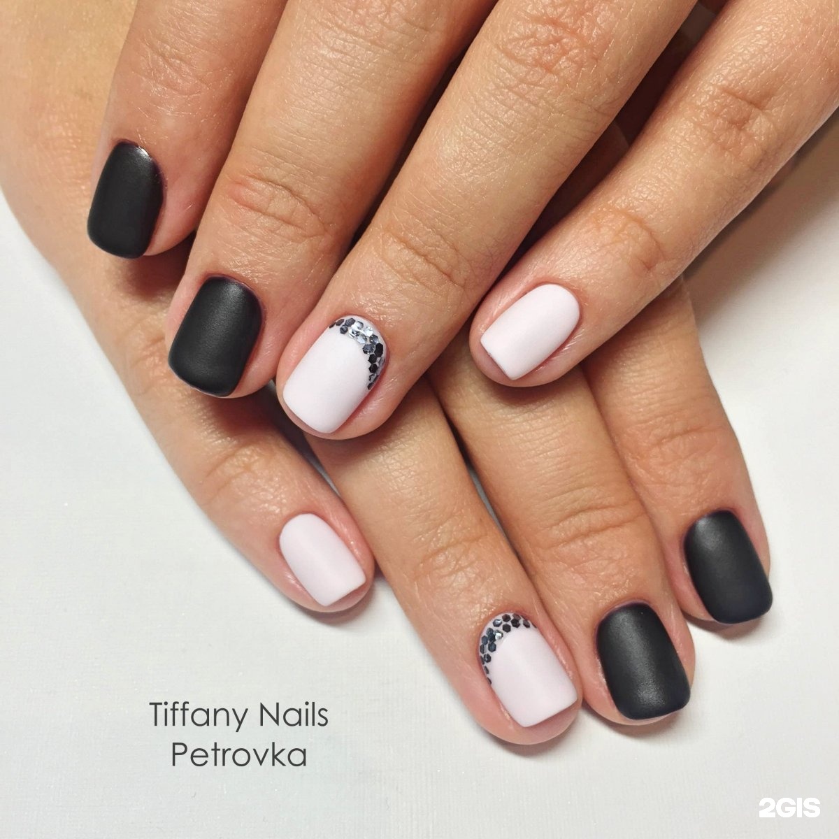 Tiffany петровка. Тиффани нейлс. Tiffany Nails Москва. Тиффани нейлс Ленинский. Тиффани нейл бюро Псков.